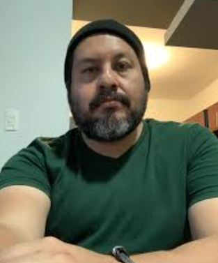 <em><strong>Iván M.</strong></em>